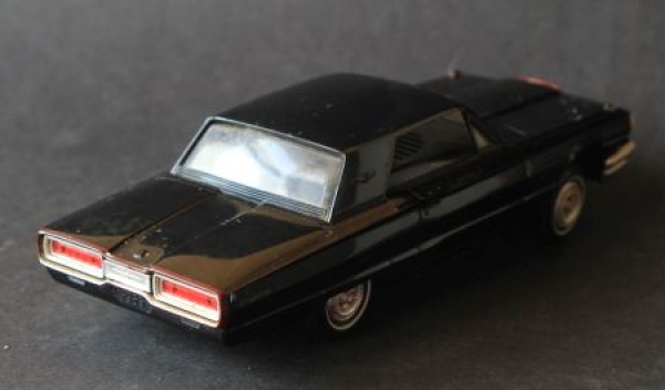 Ford Thunderbird 1965 US-Delaer Promo-Car Radio Plasticmodell (9077)